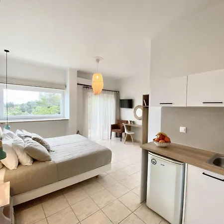 Lithies Sea View Boutique Aparthotel Koríthion