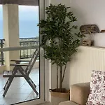 Ξενοδοχείο με διαμερίσματα Lithies Sea View Boutique 4*