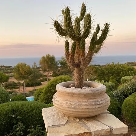 Apartahotel Lithies Sea View Boutique